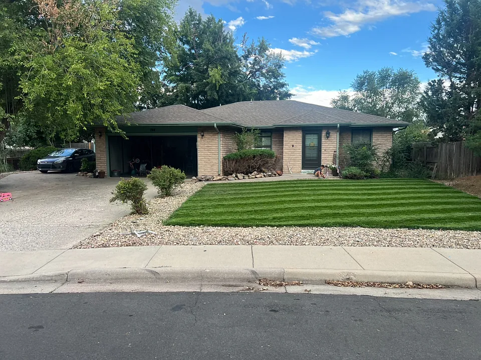 744 Dexter Dr