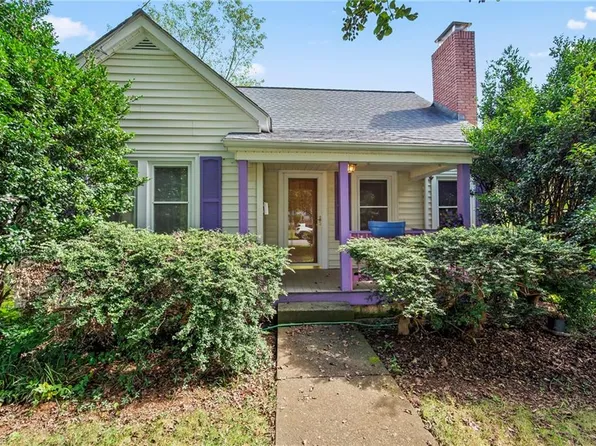 1043 Irving St, Winston Salem, NC 27103