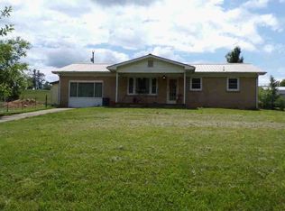 305 Berry Branch Rd, Mountain City, TN 37683