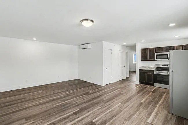 2 bed, 825 sqft, $1,585 — Photo 4