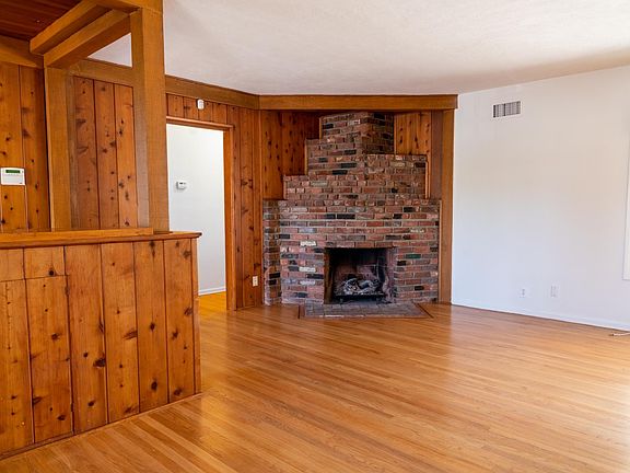3rd image of 5531 Coldwater Canyon Ave