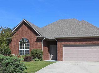 494 Waterford Dr, Calera, AL 35040