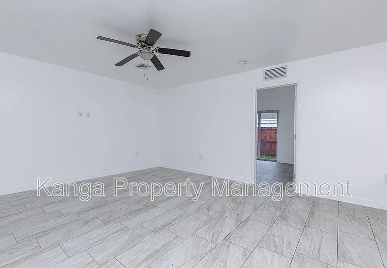 5918 Pierce St — Photo 12