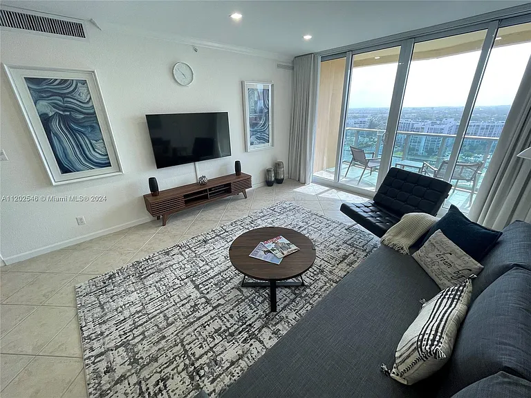 2501 S Ocean Dr #Penthouse 28 — Photo 59