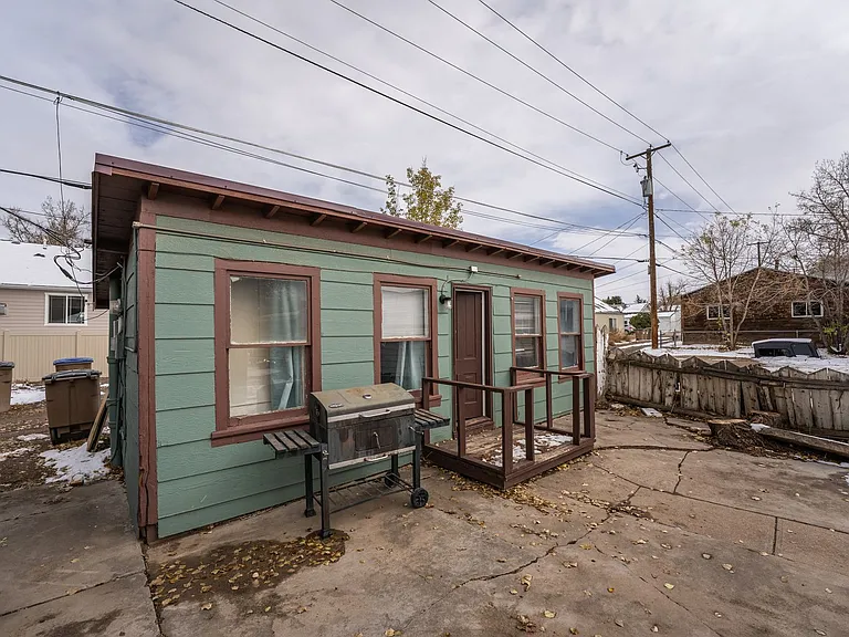 Flint 1111 (KC-AM) — Photo 1