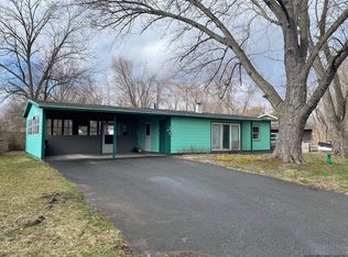 60 Country Club Dr, Saugerties, NY 12456