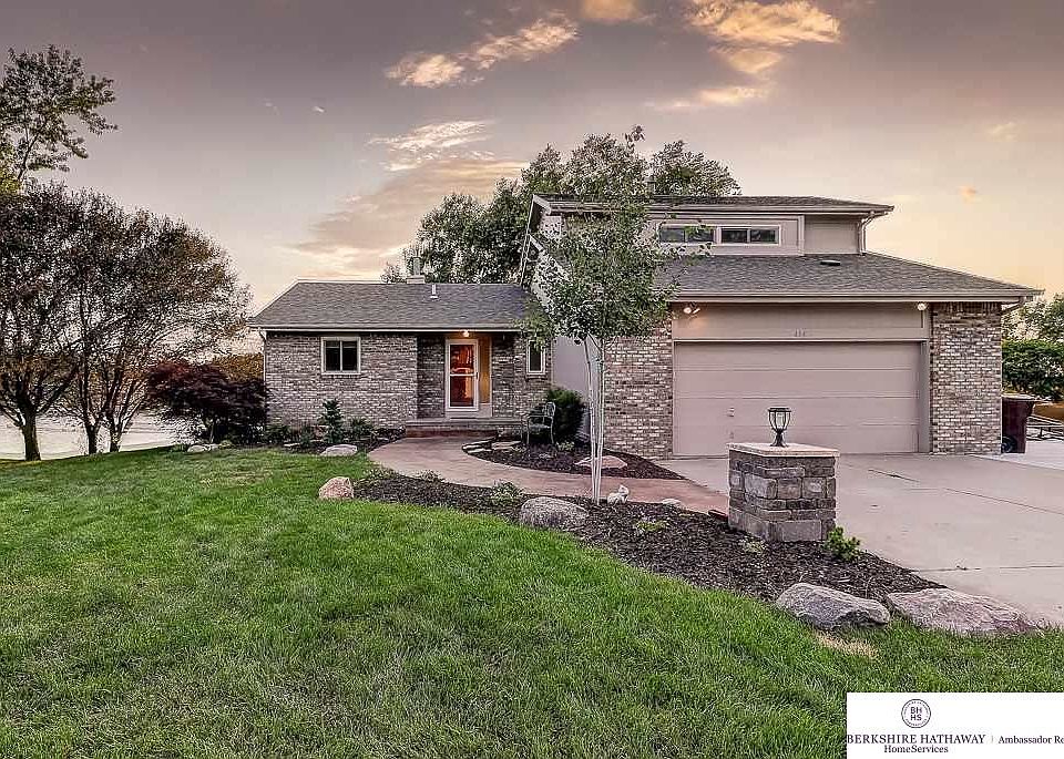 1st image of 456 Shorewood Ln