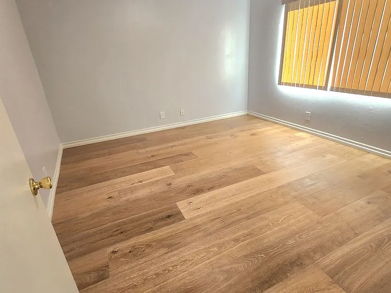 127 S Avenue 64 — Photo 12