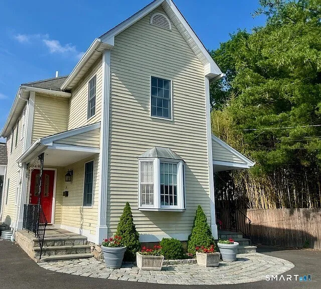 56 East Ave — Photo 1