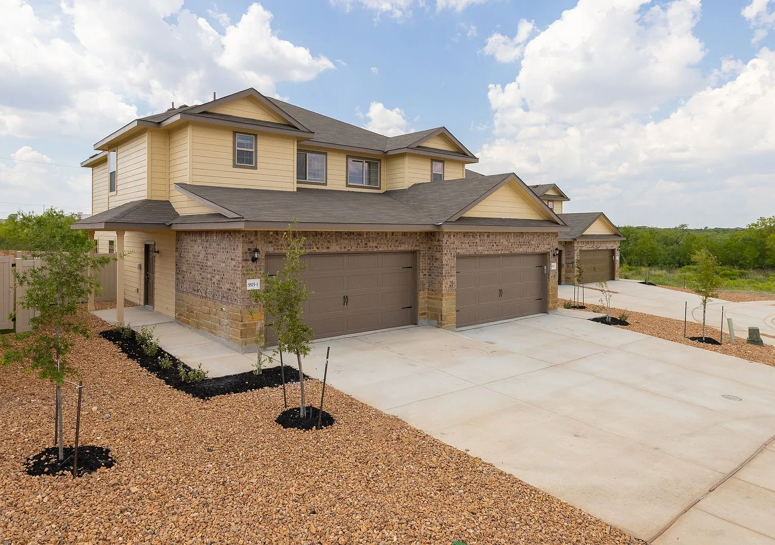 Available Now! Gorgeous 3 Bedroom Duplex Located In Converse, Tx! — Photo 2