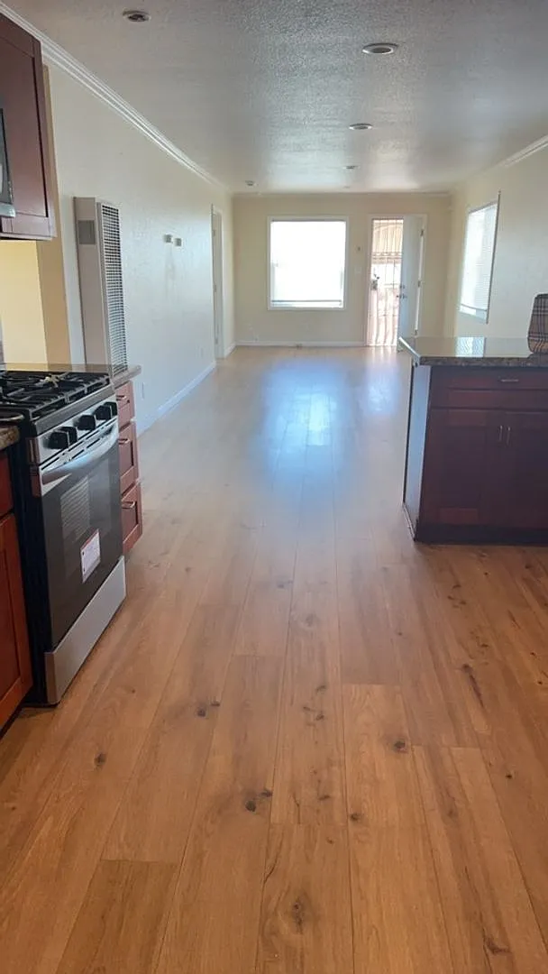1820c — Photo 4