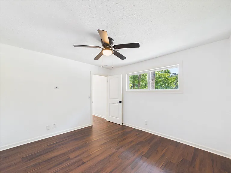 11515 Iberia Dr — Photo 8