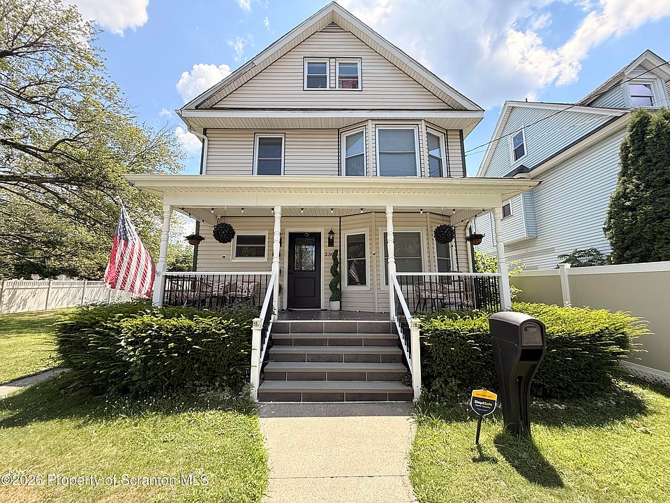 1st image of 2303 Winfield Ave