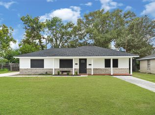 2703 Ammons St, Baytown, TX 77521