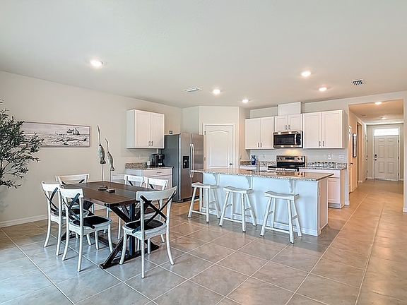 4th image of 2219 Lake Preserve Cir