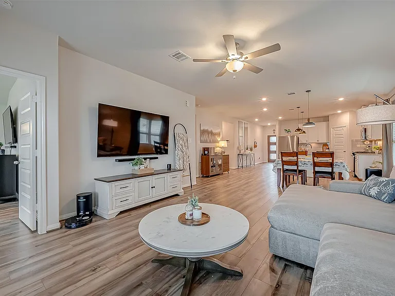 2114 Cherryvale Dr — Photo 18