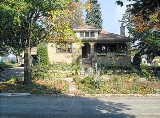 213 Center Ave, Mount Horeb, WI 53572