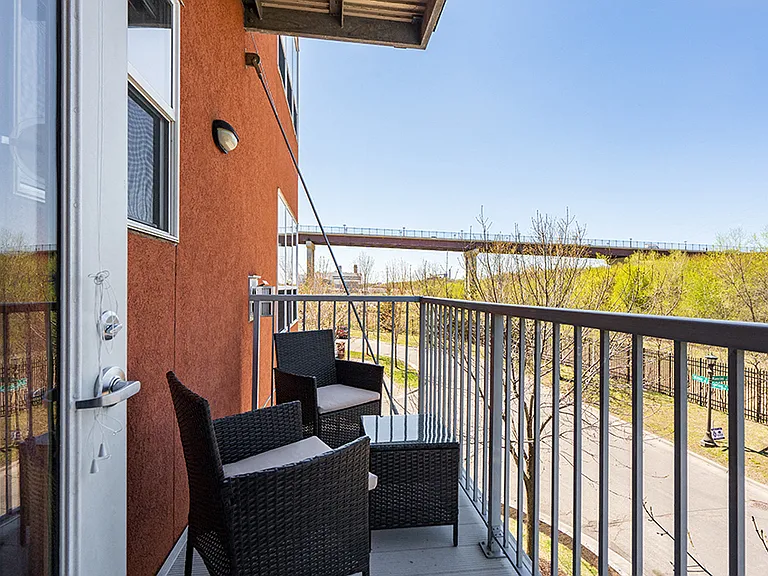 Riverview at Upper Landing — Photo 32