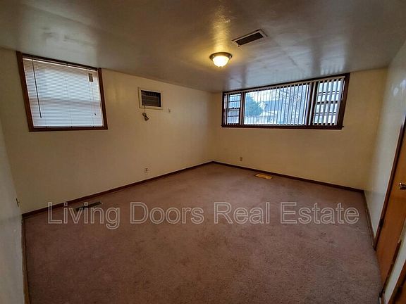 2nd image of 1027 Garfield St #1