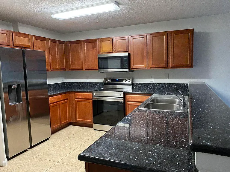 925 Imperial Lake Rd — Photo 3