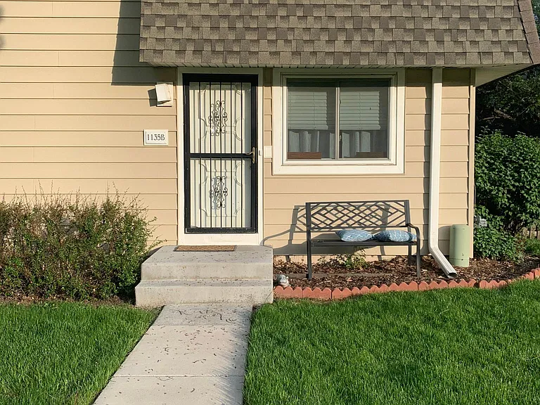 1135 S Oneida St #B — Photo 19