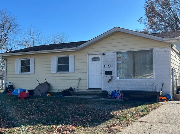 9 Sommerset Dr, Jacksonville, IL 62650