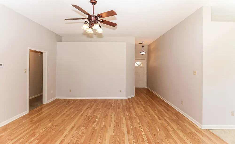 3 bed, 2.0 bath, 1433 sqft, $1,895 — Photo 4