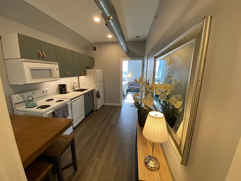 1535 W Poplar St — Photo 28