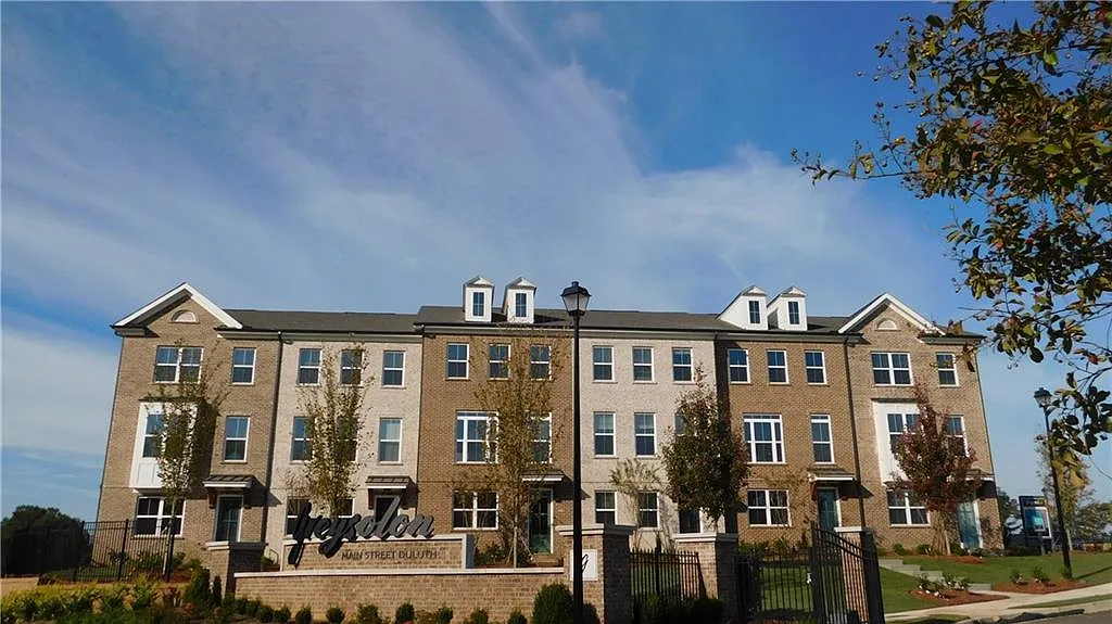 3 bed, 3.5 bath, 2090 sqft, $2,850 — Photo 2