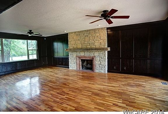 Family Room WFireplace