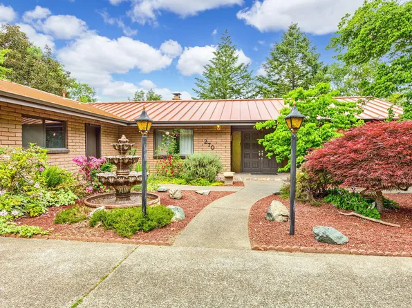 270 Smokey Ln, Grants Pass, OR 97527