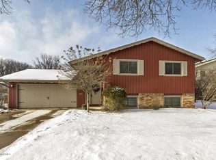 3305 Chalet Dr NW, Rochester, MN 55901
