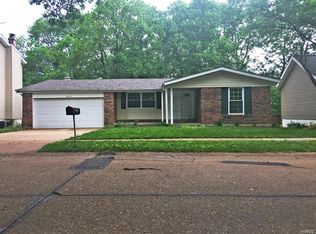 805 Windingpath Ln, Ballwin, MO 63021