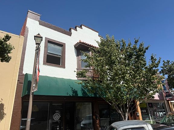 2nd image of 929 Fresno St