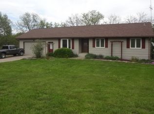 6220 SE Shadden Rd, Berryton, KS 66409