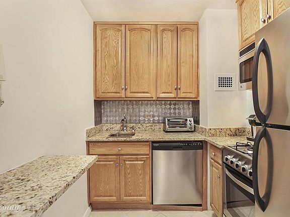 3rd image of 1143 York Ave #10H