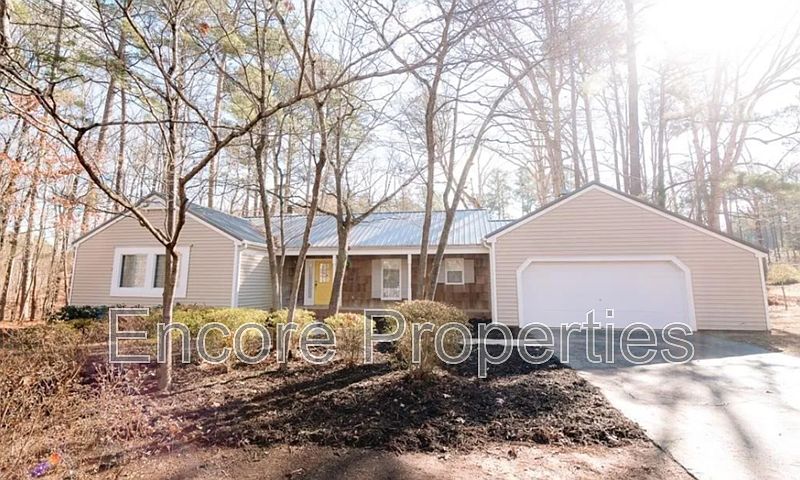 1st image of 824 Hayden Ave
