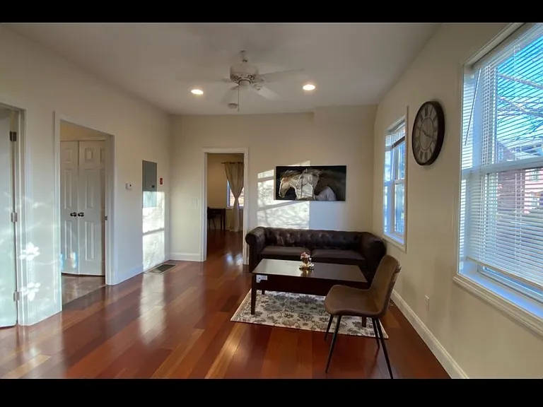 412 Hope St #1 — Photo 3