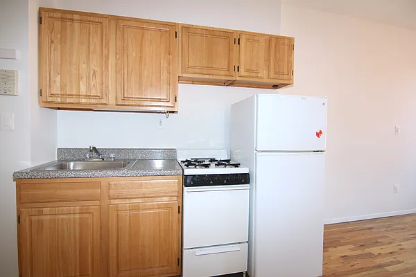 Rented by FirstService Realty (legacy) | media 12