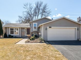 17659 W Summit Dr, Grayslake, IL 60030