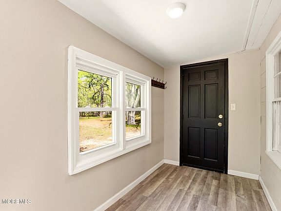 4th image of 517 Newtons Corner Road