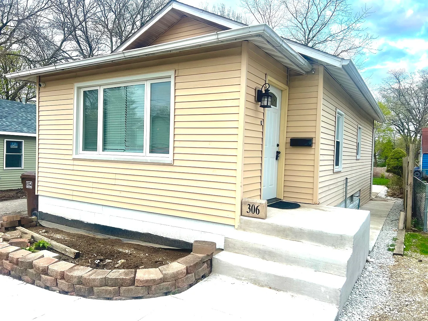 306 Barr Elms Ave photo 1