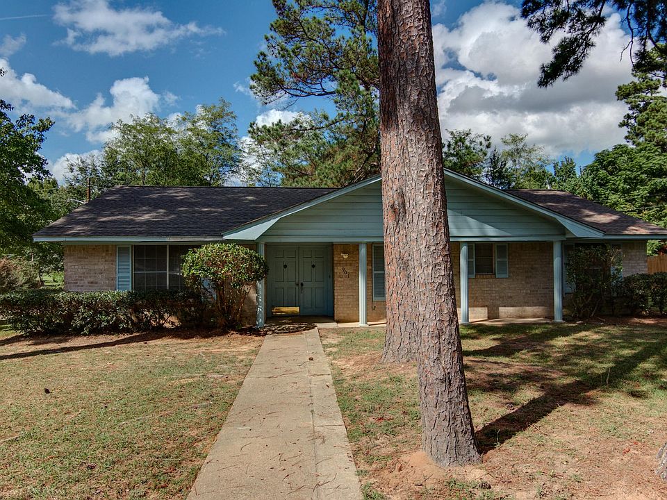 2nd image of 901 Elaine Dr