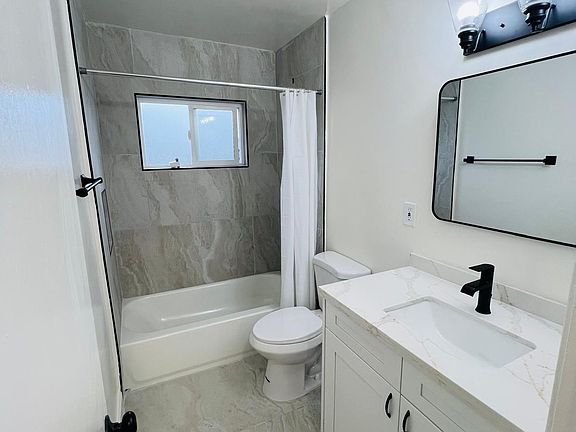 2nd image of 4005 W 1st St APT 9