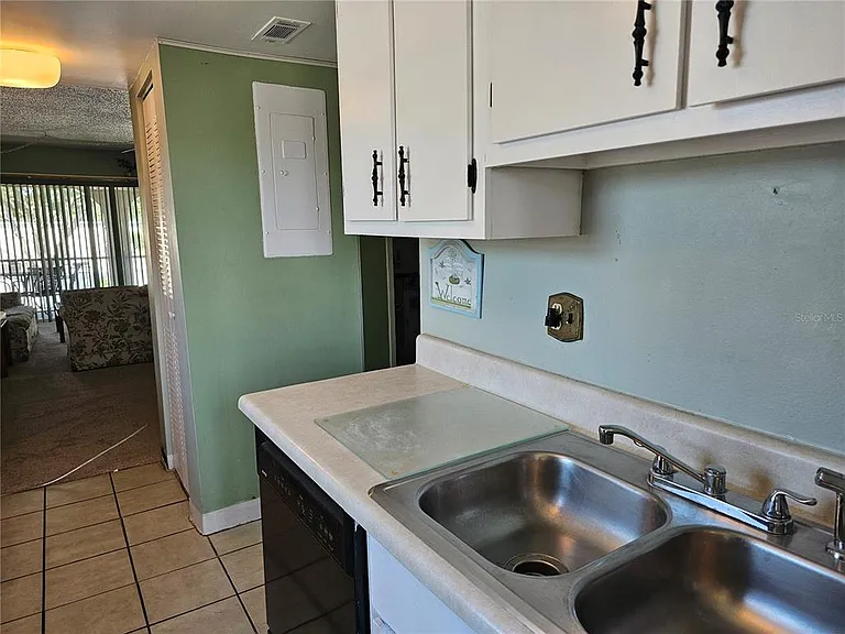 7701 Starkey Rd #708 — Photo 9