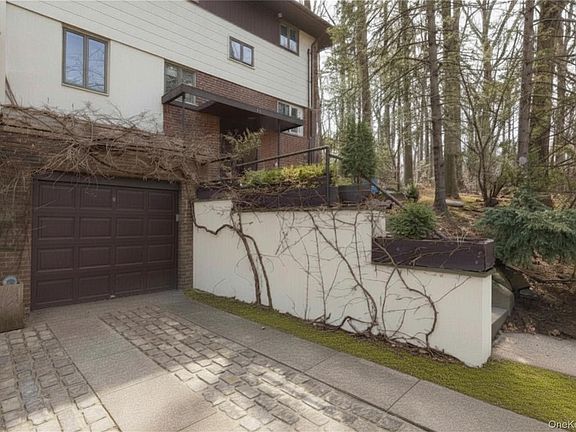 2nd image of 5410 Mosholu Avenue