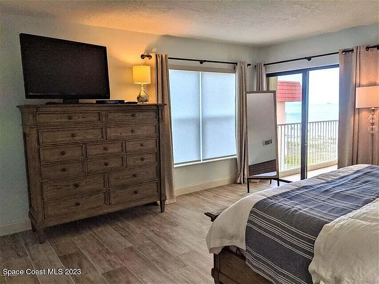 55 N 4th St #401 — Photo 12