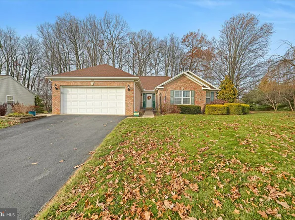 100 Forest Glen Cir, Port Matilda, PA 16870
