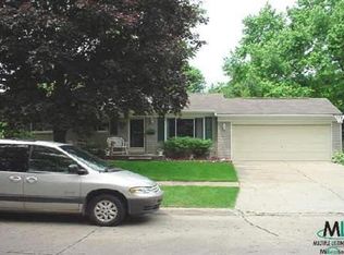 21639 Ontaga St, Farmington, MI 48336