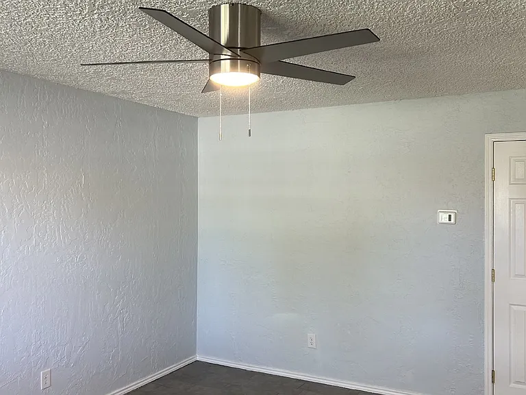 228 S Indianola St — Photo 1